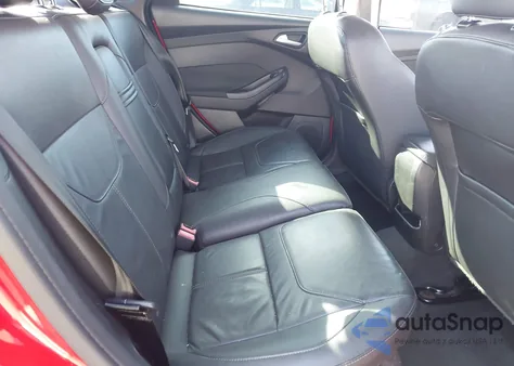 2016 Ford Focus Se z USA, uszkodzony, nr VIN 1FADP3F23GL235353